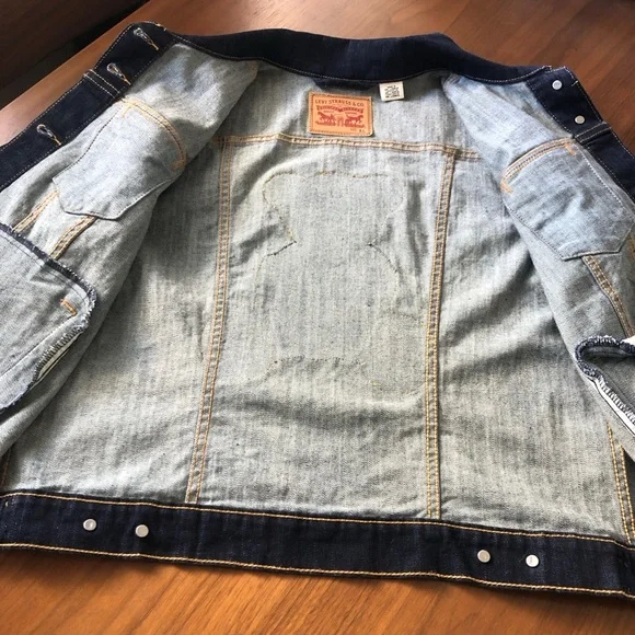 Levi’s Denim Jacket ✨ Unique Hand-Stitched Teddy Patch ✨ Youth XL / Adult M - Picture 10 of 14